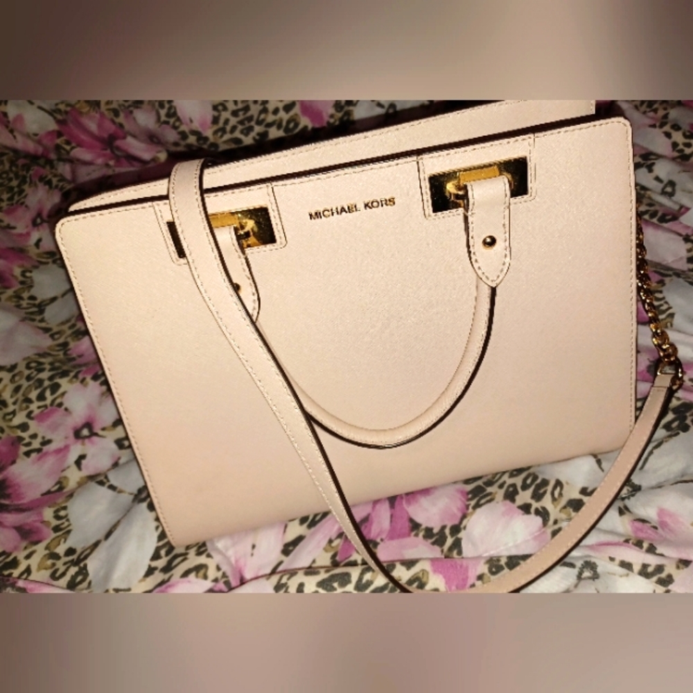 Michael kors purse big purse with removable straps pastel pink